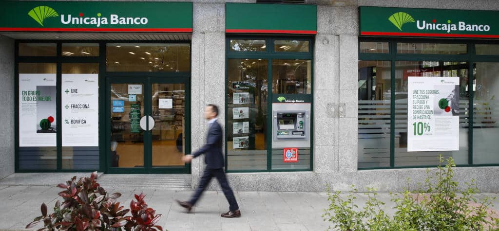 Unicaja Banco no descarta un nuevo ERE tras ganar un 43% menos por el impuesto a la banca