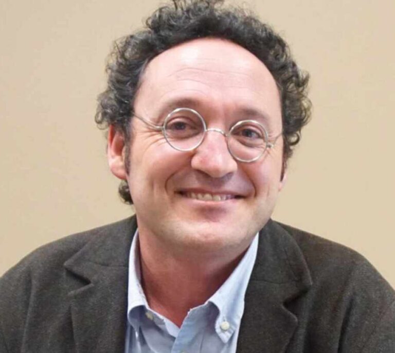 El fiscal del 'Prestige', Álvaro García, se perfila como mano derecha de Delgado