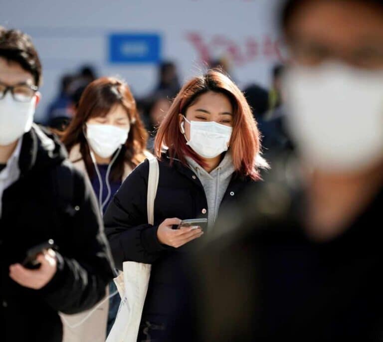 La Bolsa de China se desploma un 8% por los temores al impacto del coronavirus