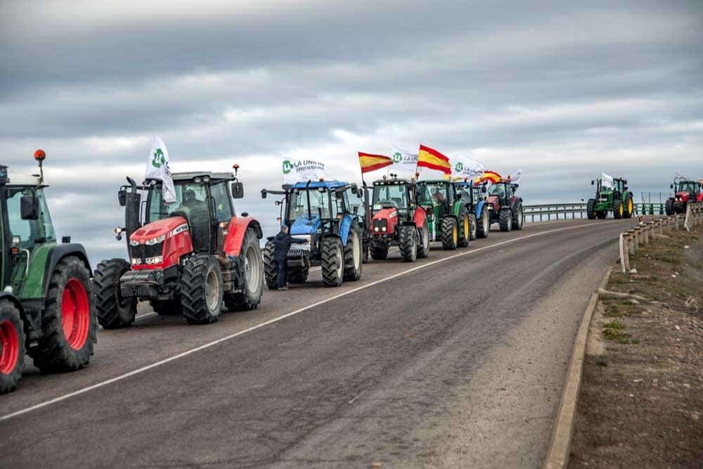 Resultado de imagen de agricultores españoles se manifiestan"