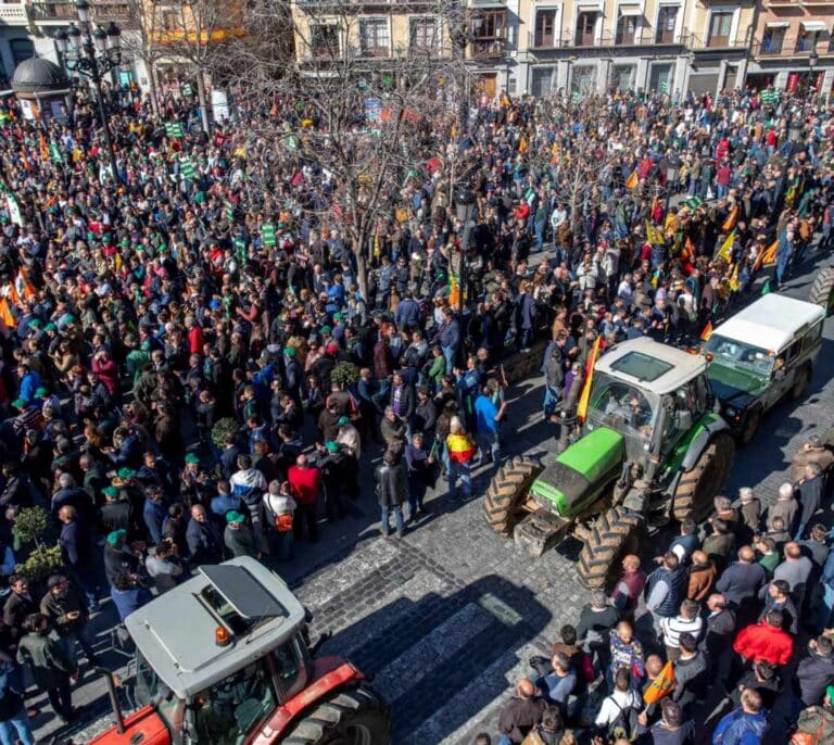 El clamor de los agricultores 'al límite': hoy Toledo, mañana Madrid