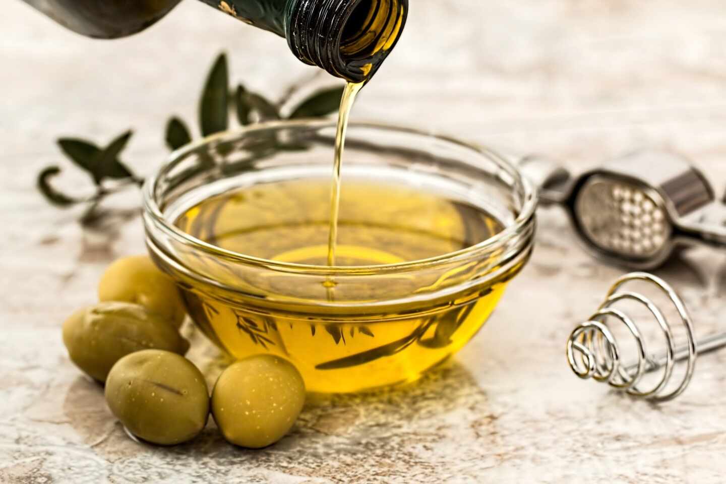Facua detecta diferencias de precio en las propias marcas de aceite de oliva virgen extra