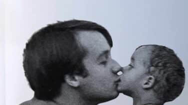 Dos padres, un libro de familia y mamá
