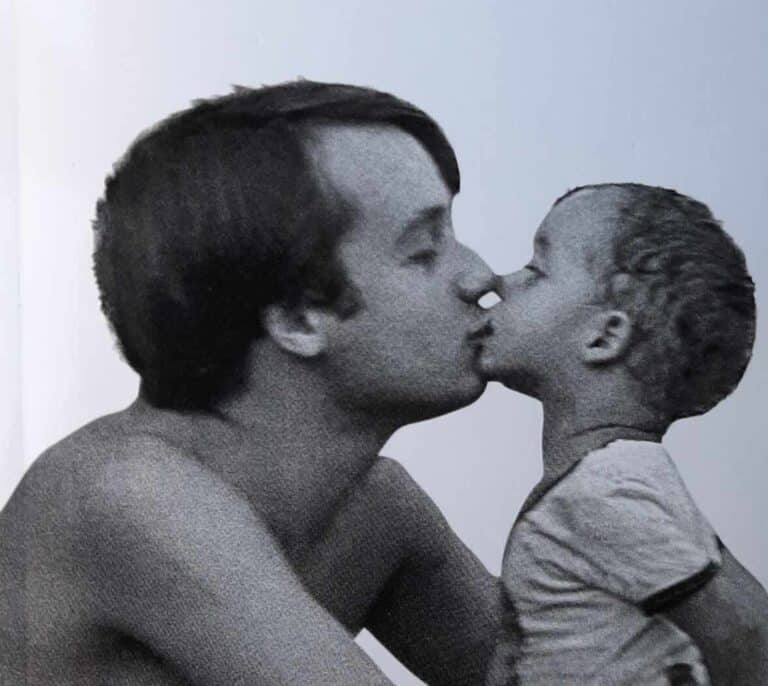 Dos padres, un libro de familia y mamá