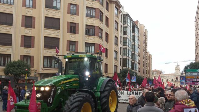 Un tractor durante las protestas de este domingo en León.