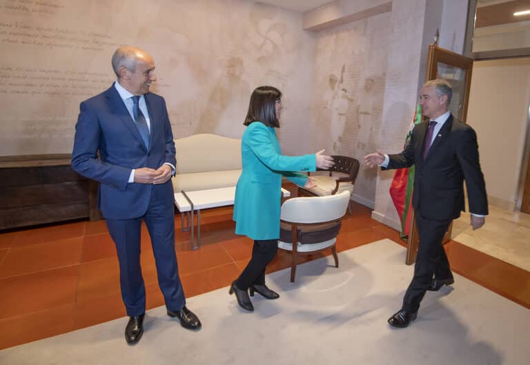 El Gobierno cederá prisiones a Euskadi a finales de año y la Seguridad Social en 2021