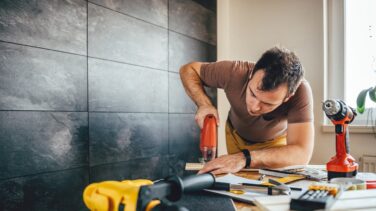Más de la mitad de los contratos entre empresas son, de base, ilegales