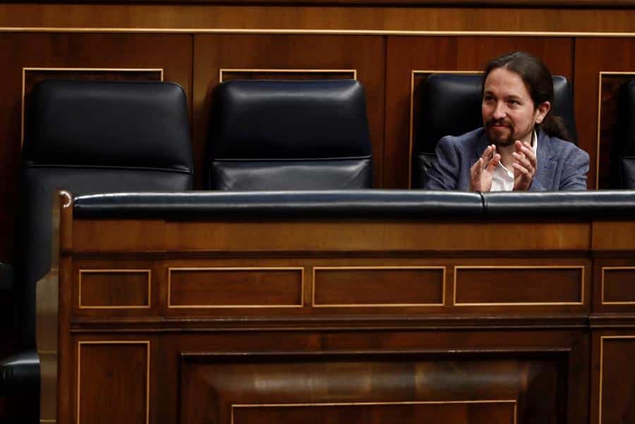 Sánchez premia a Iglesias con un puesto en la comisión que supervisa al CNI