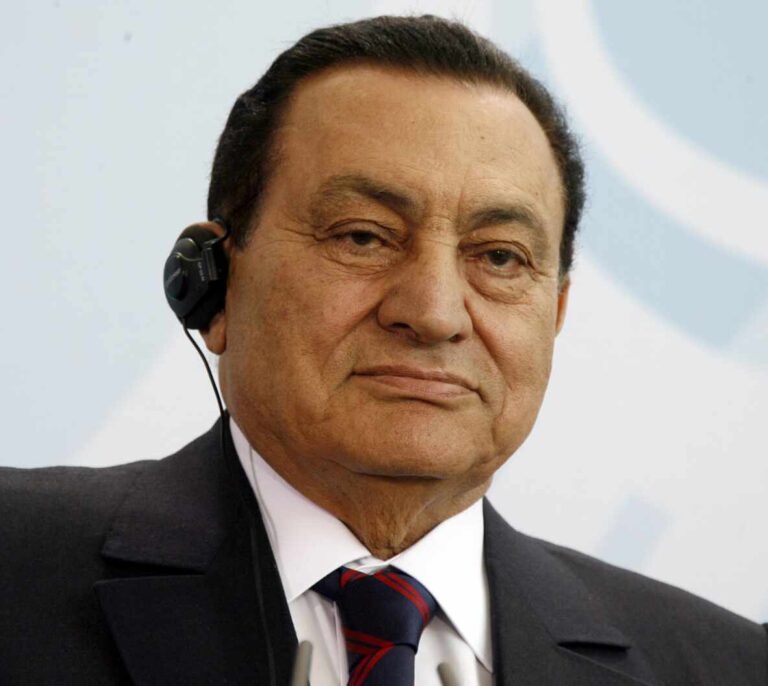 Muere el ex presidente de Egipto Hosni Mubarak