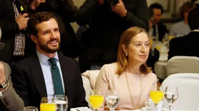 Casado prepara el desembarco de la coalición España Suma tras los pactos autonómicos con Cs