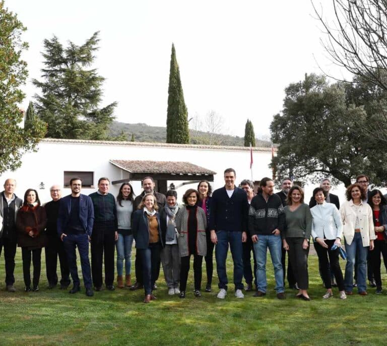 Pedro Sánchez reúne a sus 22 ministros en el rancho de Quintos de Mora