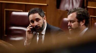 Abascal saca de su núcleo duro al gurú Bardají y a la polémica Alicia Rubio