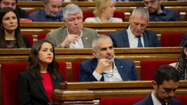 Ciudadanos pide a PP y a Vox apoyar a Illa en Cataluña