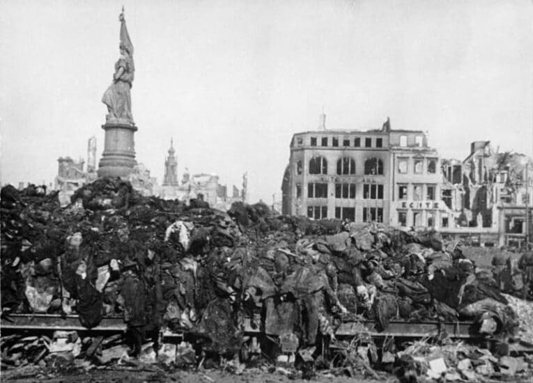 De Tokio a Hamburgo: los bombardeos más mortíferos de la II Guerra Mundial
