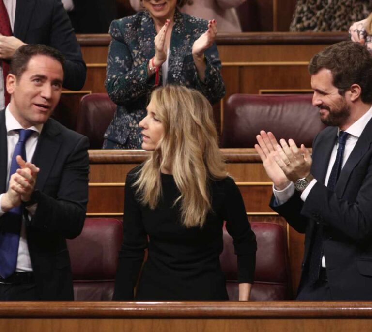 Afines a Álvarez de Toledo señalan a Egea por "intentar cargarse" a la portavoz