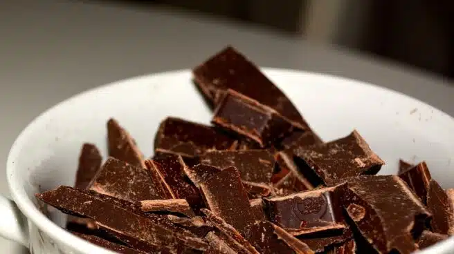 Sanidad alerta de que este chocolate negro puede afectar a tu salud