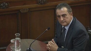 El ex comisario de Información de los Mossos dice que no hubo "grupos combativos" el 1-O