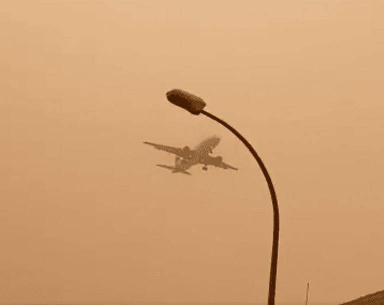 Una densa calima obliga a desviar tres vuelos que se dirigían a Lanzarote