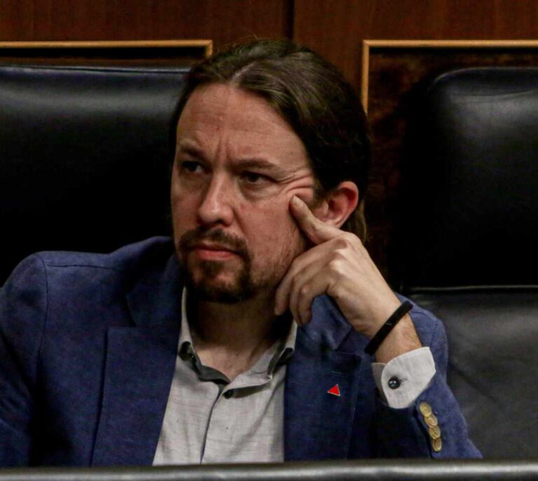 Una vulgar historia de cuernos convertida en algo mucho más grave por la megalomanía de un señor