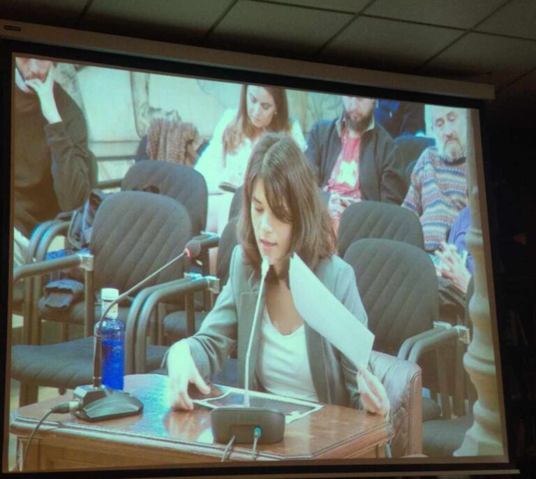 Isa Serra, en el juicio por protestar contra un desahucio: "No tiré nada a los agentes"