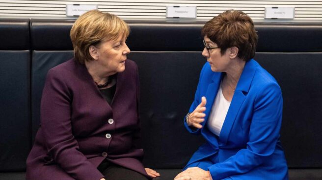 Merkel y AKK