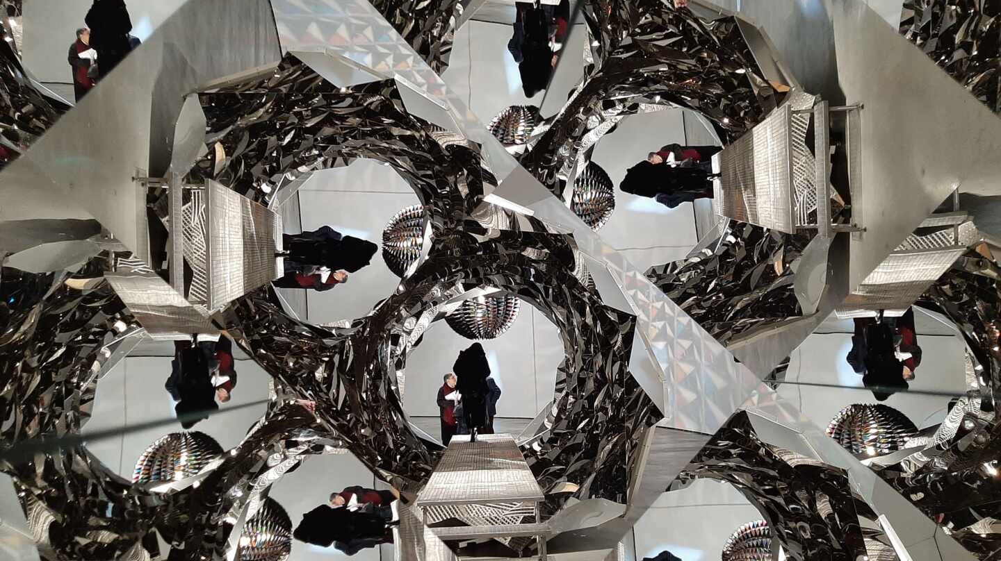 Una de las obras de Olafur Eliasson expuestas en el Museo Guggenheim Bilbao.