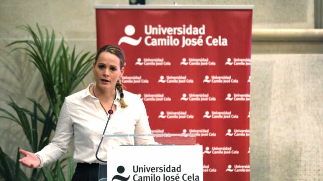 Diputados y senadores suspenden un viaje a China en plena crisis del coronavirus La diputada socialista Zaida Cantera, presidenta de la delegación española en la asamblea parlamentaria de la OTAN, en una conferencia.