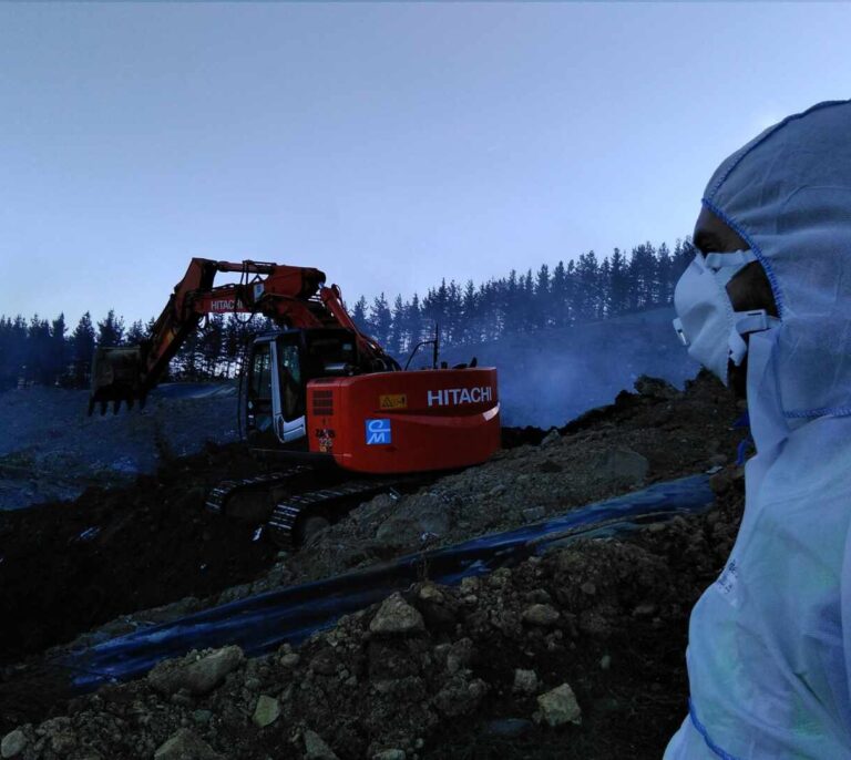 Euskadi activa un plan de emergencia para los residuos de Zaldibar al cumplirse un mes de siniestro