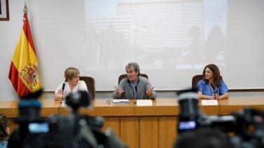 Sanidad asegura que los casos de coronavirus están en descenso pese a dispararse en Wuhan