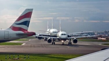 La justicia paraliza la ampliación del aeropuerto de Londres-Heathrow por el cambio climático