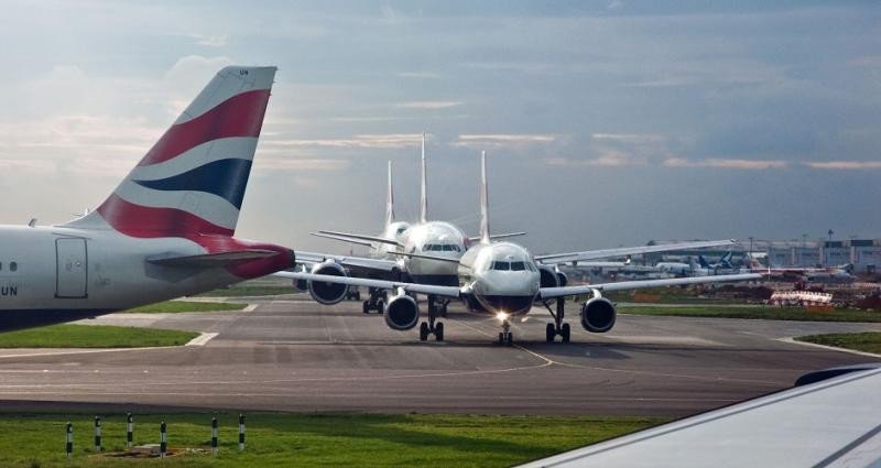 La justicia paraliza la ampliación del aeropuerto de Londres-Heathrow por el cambio climático