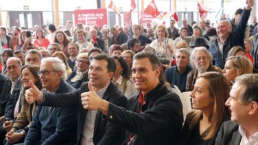 Sánchez defiende su compromiso constitucional, no solamente con "el 155"