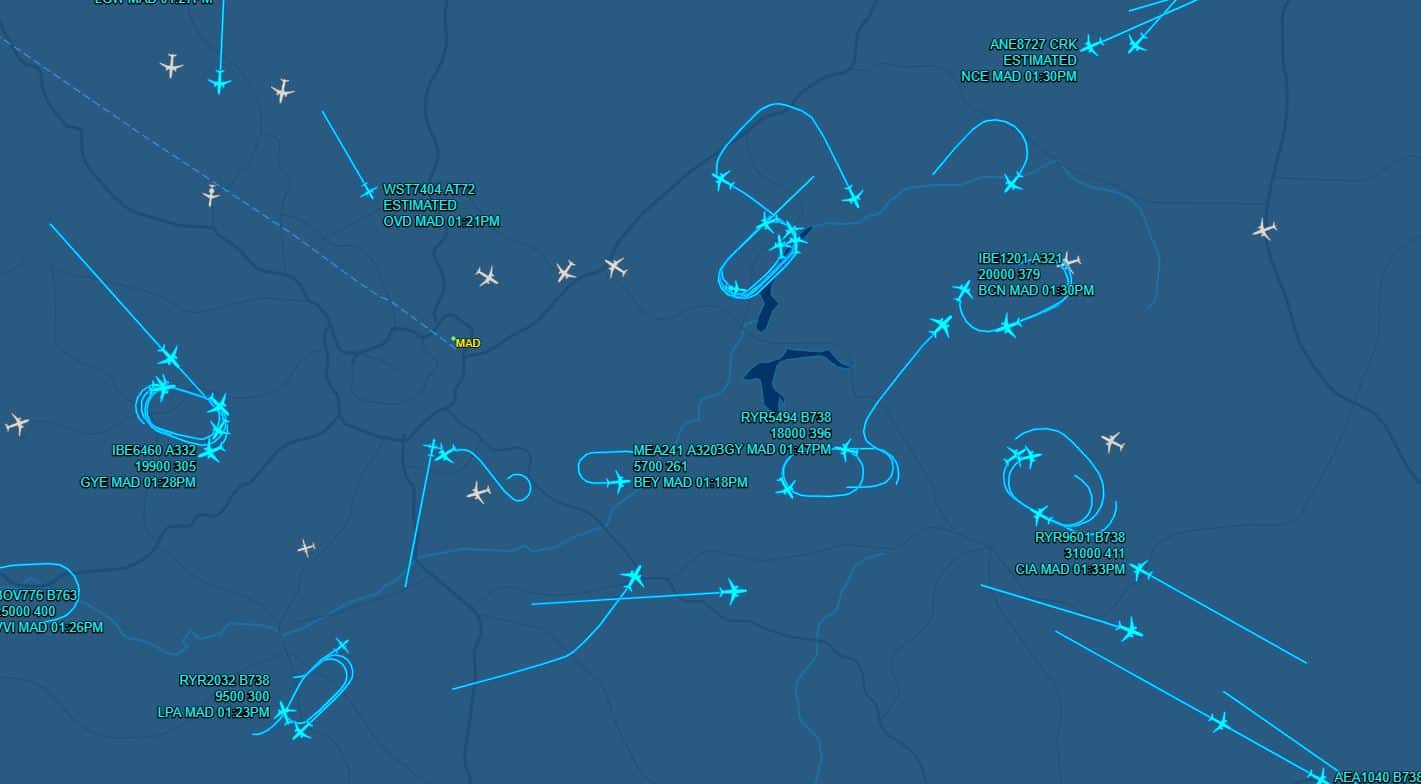 Reabre el aeropuerto de Barajas tras la presencia de drones en su espacio aéreo