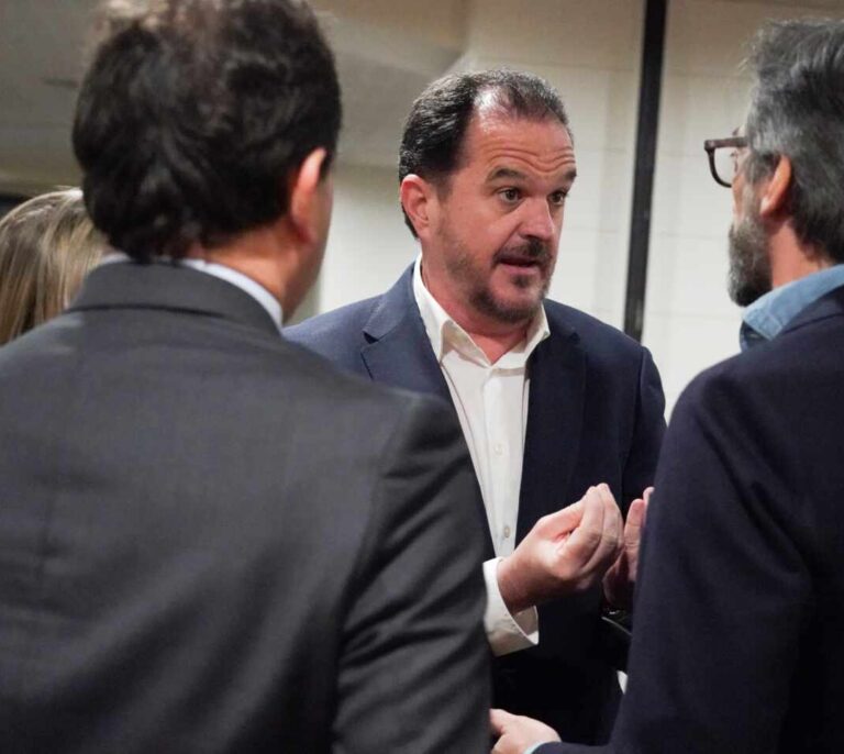 Iturgaiz pide en su estreno ayuda a Vox para contener el "fasciocomunismo"