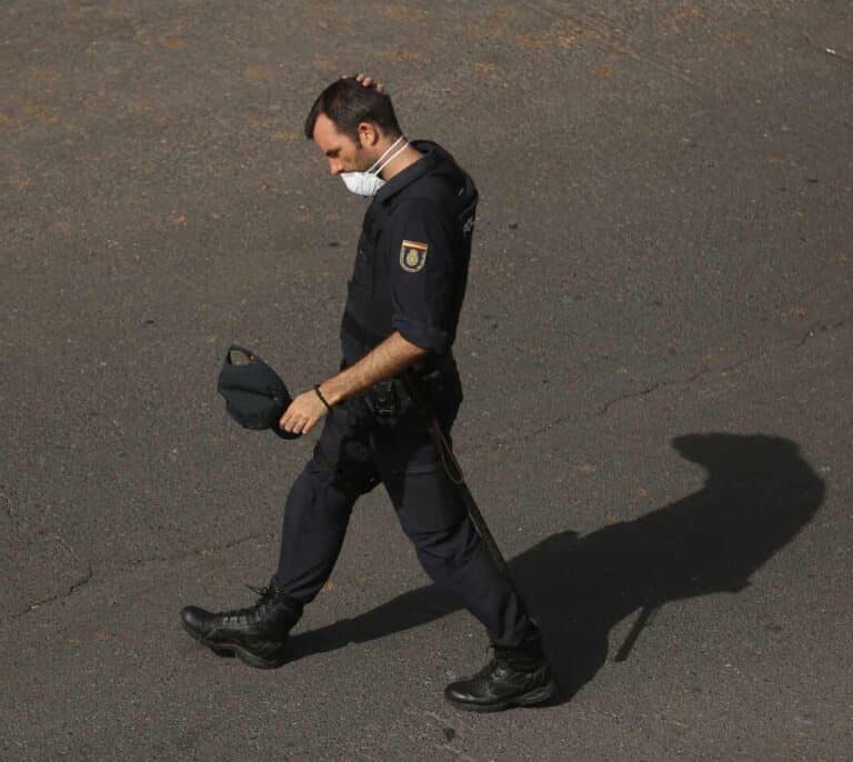 Policías preguntan a Interior si dispone de mascarillas "suficientes" para el personal más expuesto
