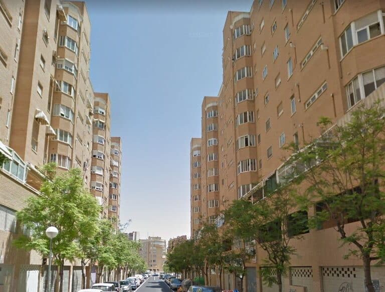 Una mujer de 90 años sobrevive tras caer desde un séptimo piso en Alicante
