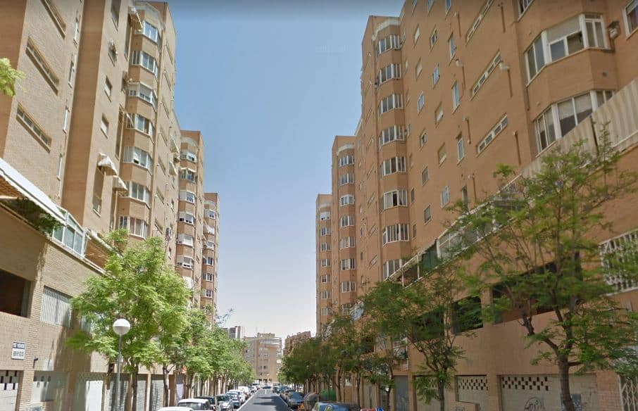 Una mujer de 90 años sobrevive tras caer desde un séptimo piso en Alicante