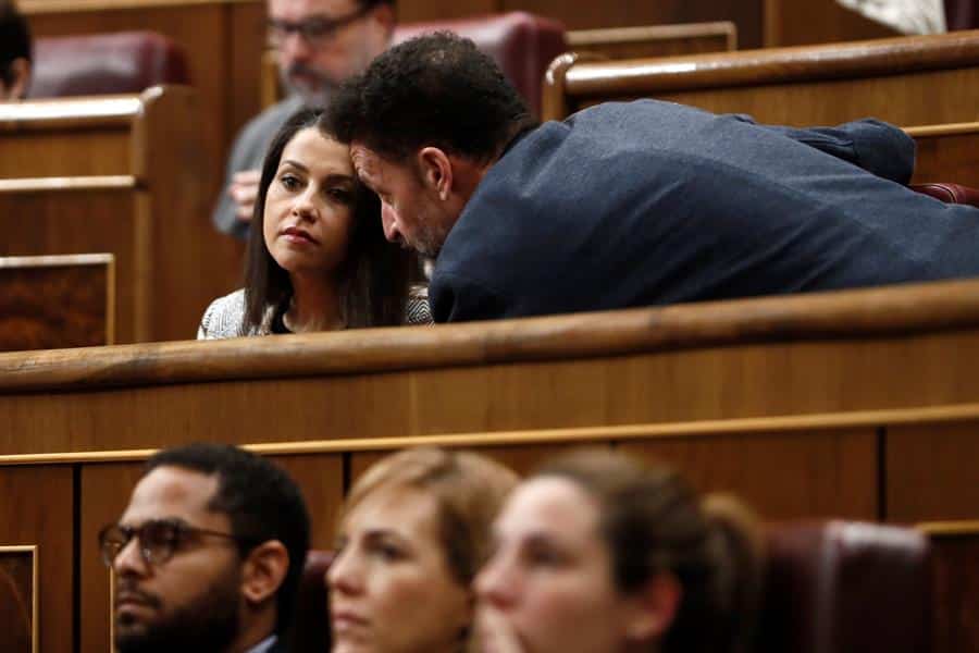 Ciudadanos amenaza al PP en Cataluña sin fuerza y sin candidato