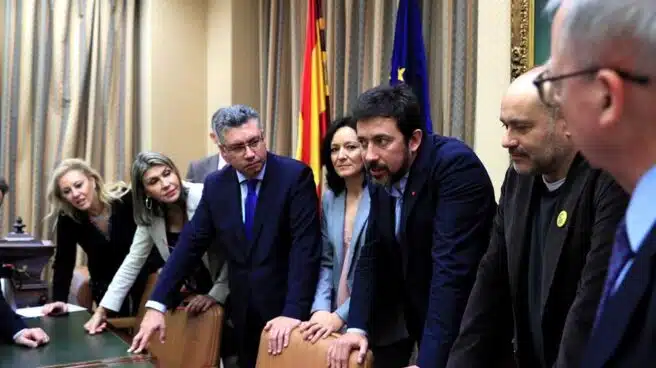 Vox se lanza contra el "trizquierdito" de PSOE, Podemos... y PP