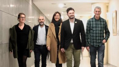 Los socios de Sánchez llaman "franquista" al Rey y Podemos lo aplaude