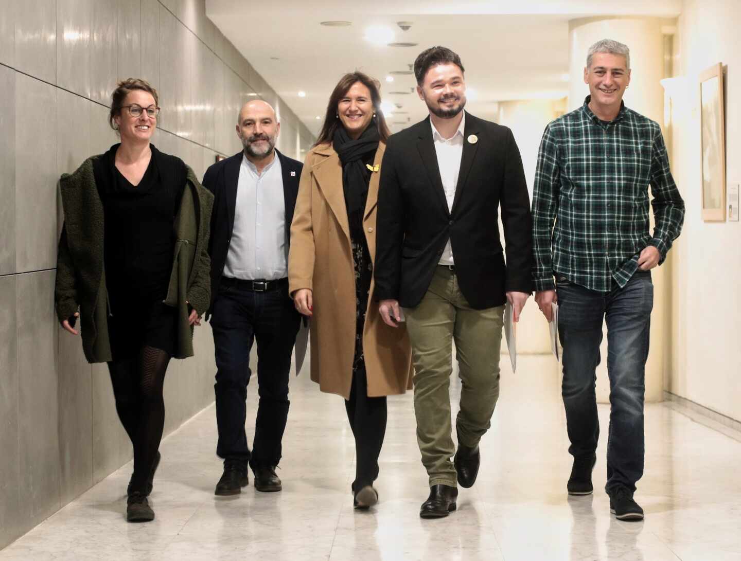 Los socios de Sánchez llaman "franquista" al Rey y Podemos lo aplaude