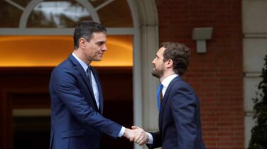 Sánchez y Casado se reúnen en Moncloa