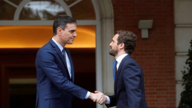 Sánchez y Casado se reúnen en Moncloa