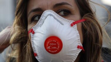 El pánico por el estallido del coronavirus en Italia acaba con las existencias de mascarillas