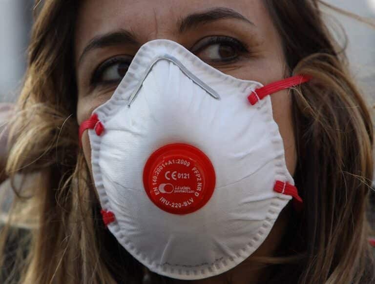 El pánico por el estallido del coronavirus en Italia acaba con las existencias de mascarillas