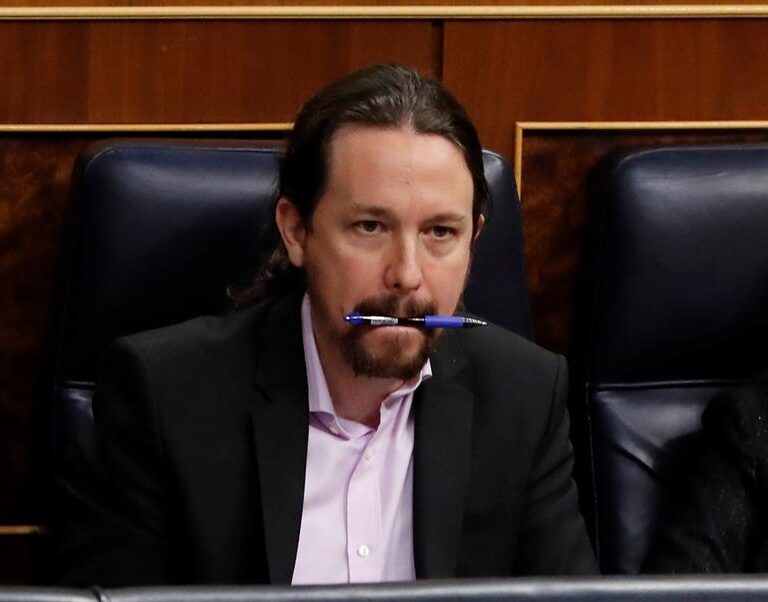 Le damos el CNI y el libro de colorear