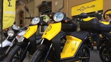 El Ayuntamiento de Barcelona comunica las licencias de motosharing a las 21 empresas