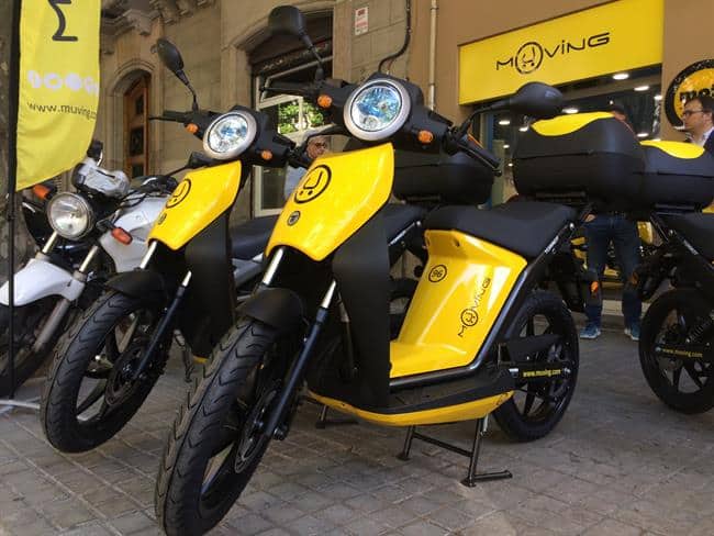 El Ayuntamiento de Barcelona comunica las licencias de motosharing a las 21 empresas