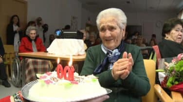 Homenajean en Villafranca de los Barros (Badajoz) a una vecina que cumple 100 años