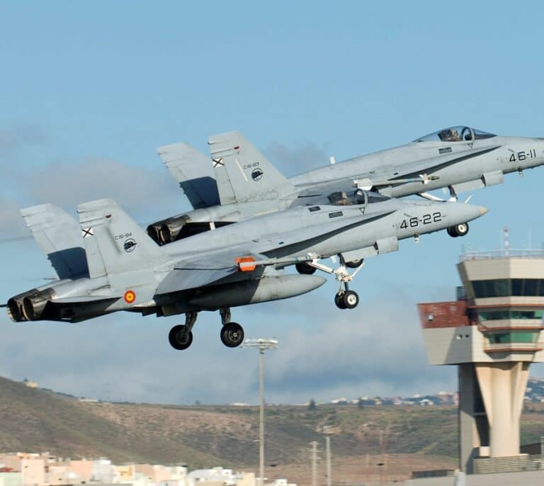 Aviones rusos sin identificar multiplican su presencia cerca de la frontera de la OTAN